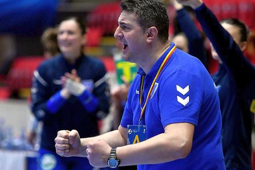 Florentin Pera a jucat cu SCM Rm. Vâlcea de 7 ori împotriva CSM București. A câștigat trei partide, a pierdut patru FOTO sportpictures.eu