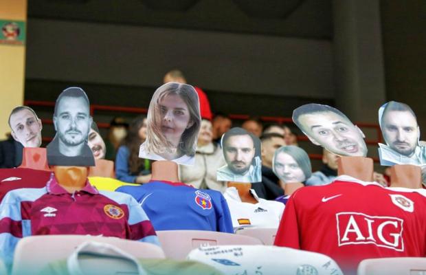 CORONAVIRUS. Marketing de criză la Dynamo Brest, fosta echipă a lui Diego Maradona: tribune populate cu manechine!