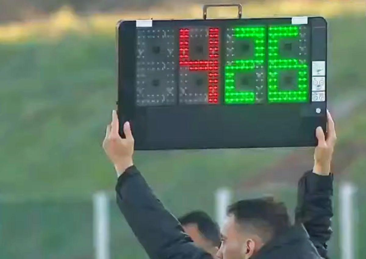 FCSB, lovită de ghinion! 2 fotbaliști au părăsit terenul accidentați în prima repriză a meciului cu Sepsi