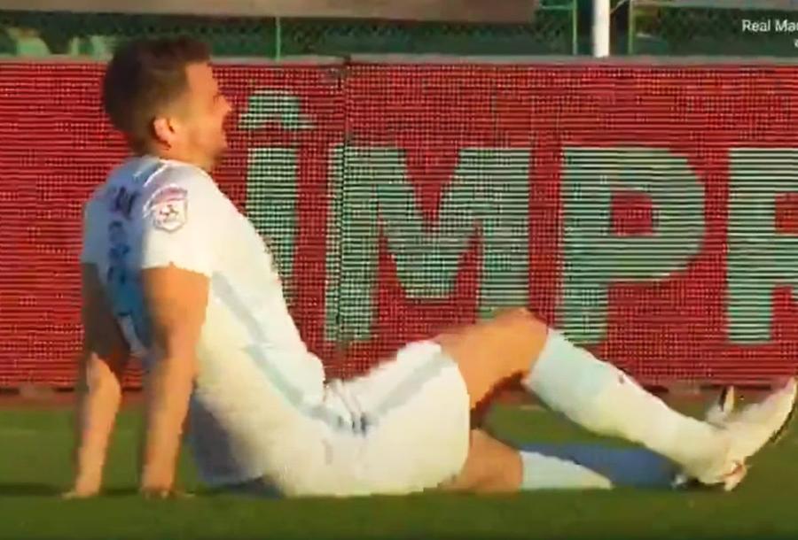 FCSB, lovită de ghinion! 2 fotbaliști au părăsit terenul accidentați în prima repriză a meciului cu Sepsi