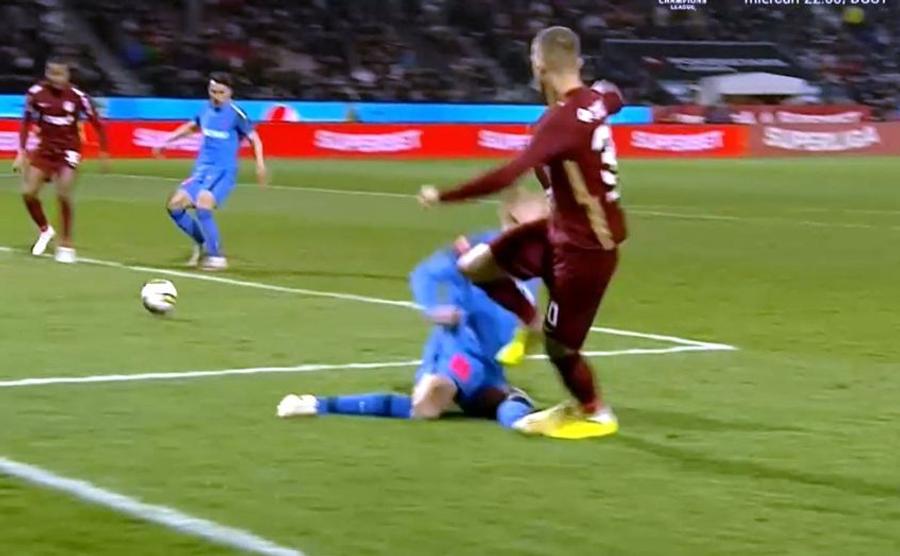 Duelul Tamm - Bîrligea // FOTO: Captură DigiSport VAR, impact uluitor în Liga 1! Cifrele sunt șocante: arbitrii fie sunt legați la ochi, fie sunt foarte slabi