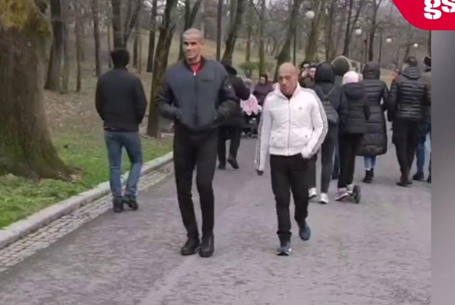 Legendarul Rivaldo, batjocorit într-un parc din Craiova: „De unde ți-ai luat, mă, mersul ăsta?!” De unde și-a luat mersul Rivaldo