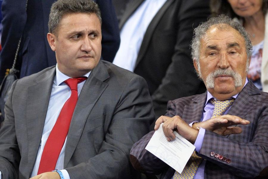 Schimbul de putere Cosac - Țiriac n-a avut efectul așteptat în interiorul FRT / Sursă foto: Arhivă Gazeta Sporturilor Ce simulacru în tenisul românesc! Acuzații grave la vârful Federației: „«A dat» în copii!” vs. „Vă înscrieți pe calea sigură spre pușcărie!”