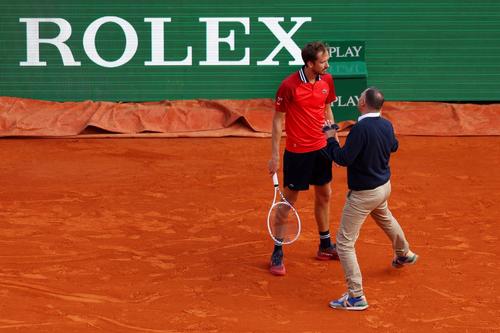Daniil Medvedev și arbitrul de scaun Mohammed Lahyani la Monte Carlo 2024 Foto: Guliver/GettyImages