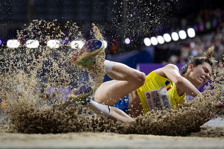 Alina Rotaru Kottmann s-a clasat pe a treia poziție la săritura în lungime la Mondialele de la Budapesta 2023 / Foto: Imago Premieră mondială la Paris: disciplina olimpică în care medaliații cu aur sunt premiați și cu bani!