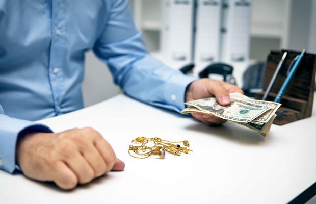 Evaluare corectă a bijuteriilor de aur: ghid esențial pentru vizitatorii casei de amanet