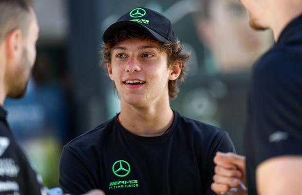 El îl va înlocui pe Lewis Hamilton la Mercedes » La momentul ultimului titlul al britanicului, abia începea liceul!