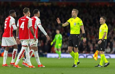 Scandal de arbitraj la Arsenal - Bayern: „Penalty clar!”