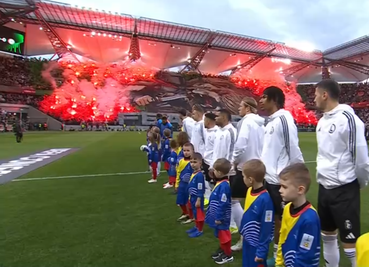 Scenografia celor de la Legia Varșovia în meciul cu Chelsea