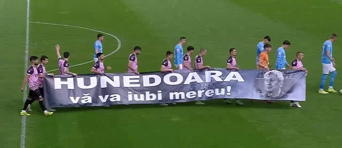 Corvinul Hunedoara, banner special pentru Mircea Lucescu