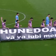 Corvinul Hunedoara, banner special pentru Mircea Lucescu // Captură FOTO: Prima Sport 1
