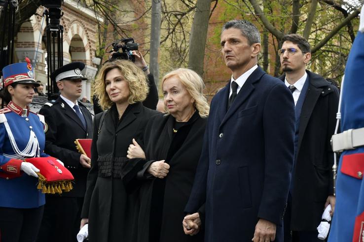 Răzvan Lucescu, Neli Lucescu, Ana-Maria Lucescu, Matei Lucescu la înmormântarea lui Mircea Lucescu // foto: Cristi Preda (GSP)
