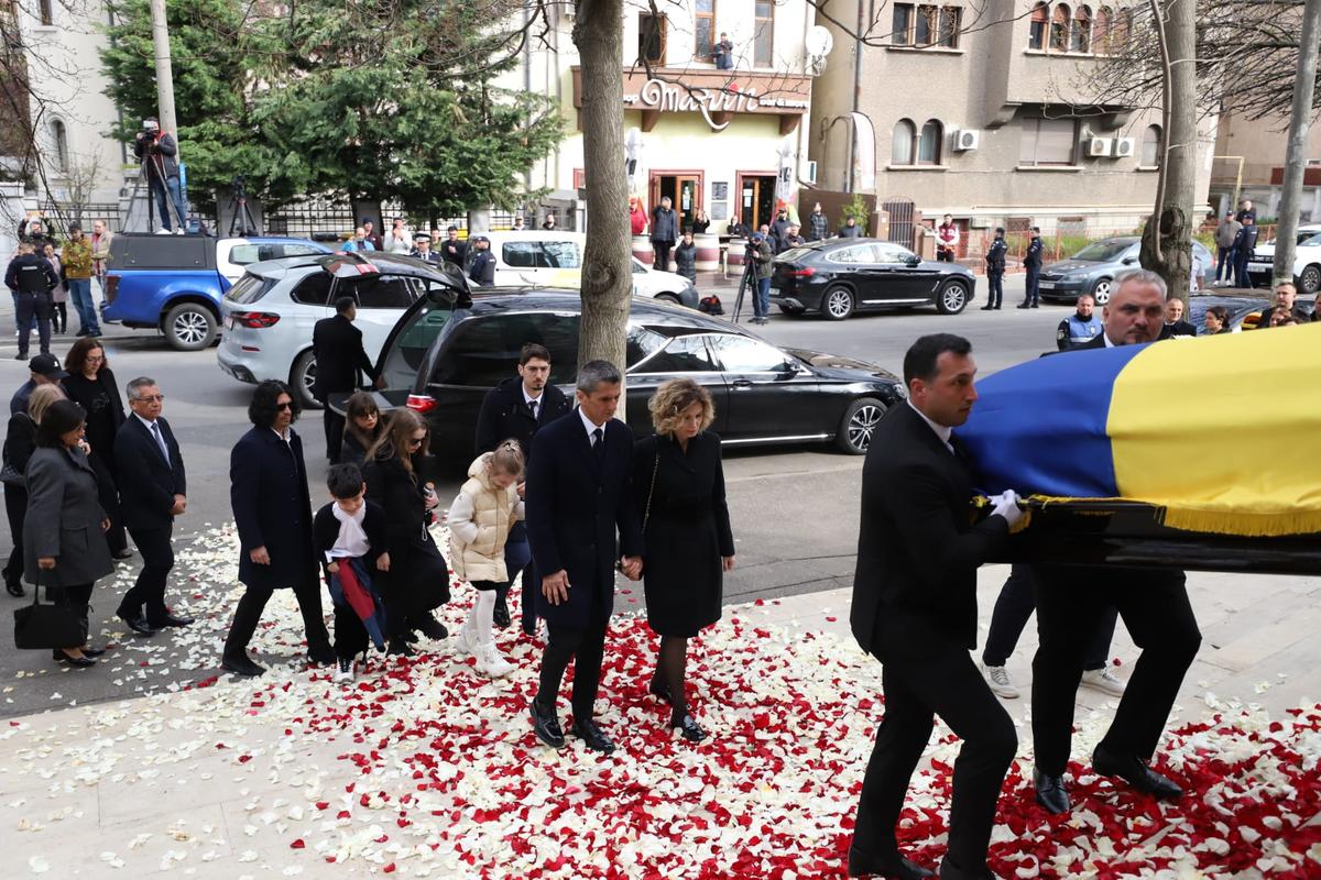 Mircea Lucescu - Cortegiu funerar + Slujbă biserică