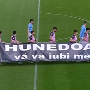 Corvinul Hunedoara, banner special pentru Mircea Lucescu // Captură FOTO: Prima Sport 1