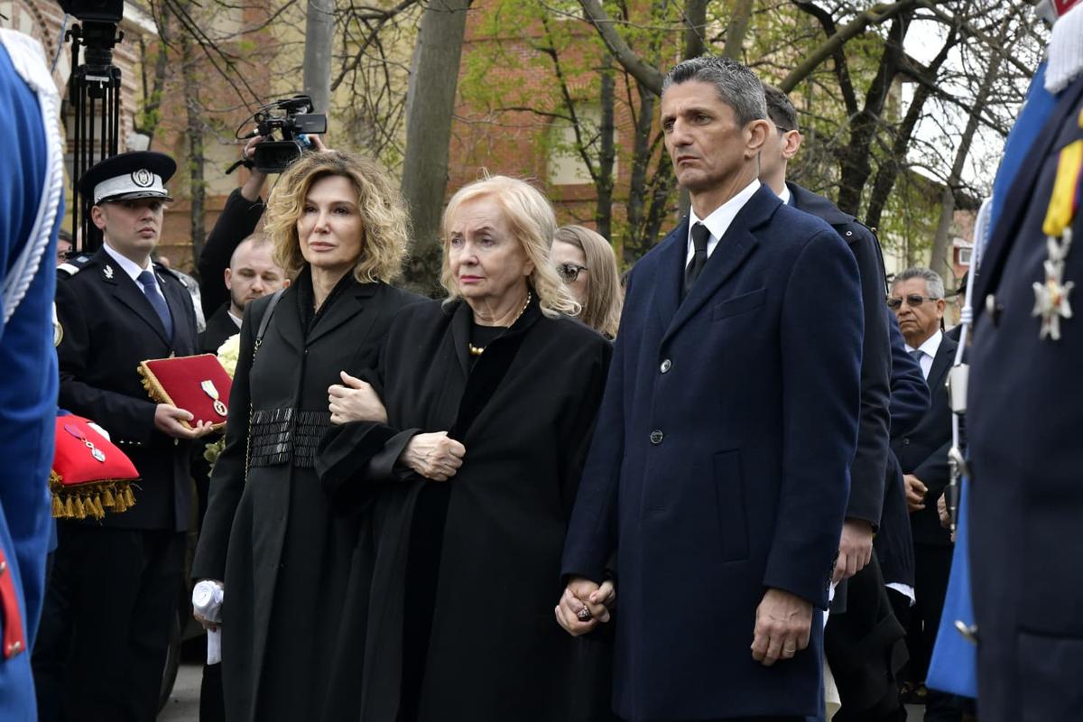Cadre de la slujba de înmormântare a lui Mircea Lucescu - Cristi Preda