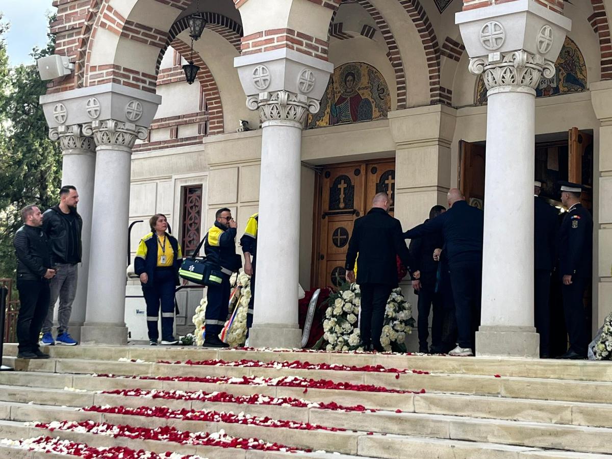 Mircea Lucescu a fost înmormântat astăzi » Imagini și informații de la Cimitirul Bellu