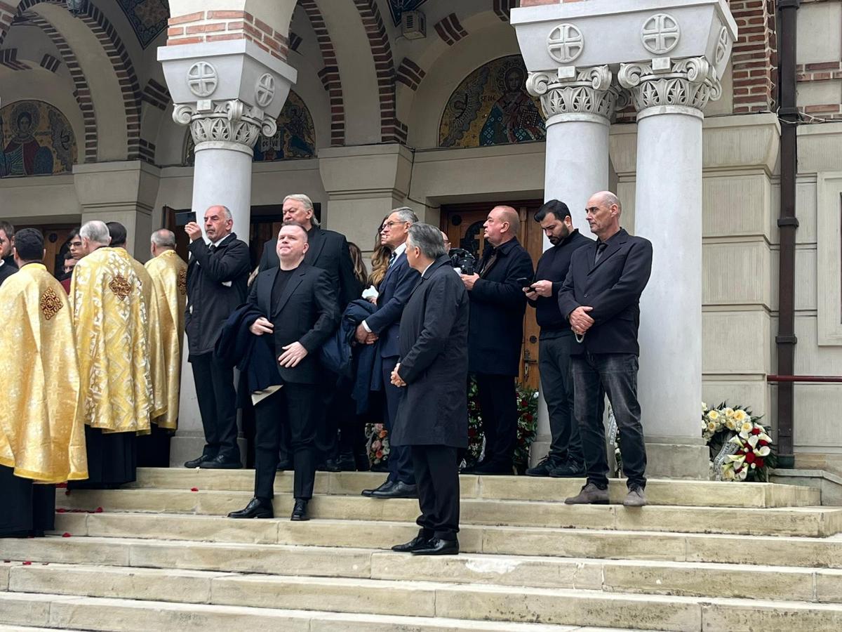 Mircea Lucescu a fost înmormântat astăzi » Imagini și informații de la Cimitirul Bellu