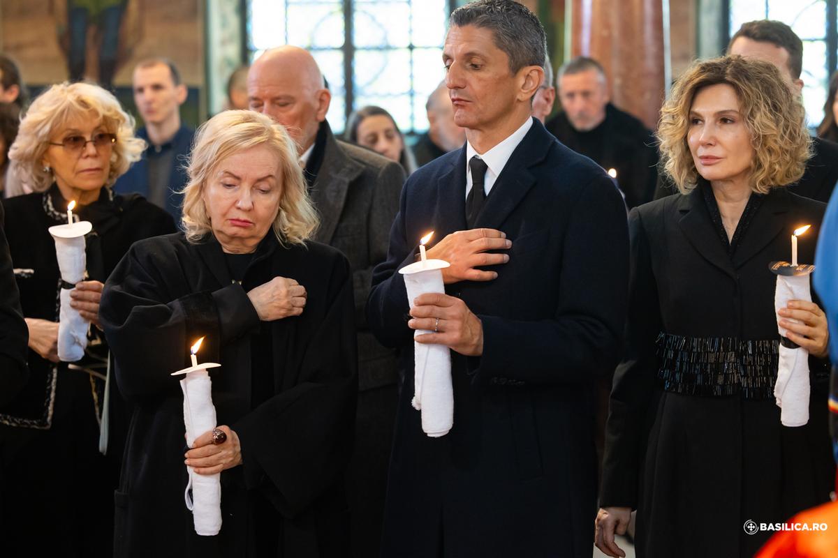 Discursul lui Răzvan Lucescu la slujba de înmormântare a tatălui: „Nu și-a putut stăpâni emoțiile” + Alți doi oameni de fotbal au luat cuvântul