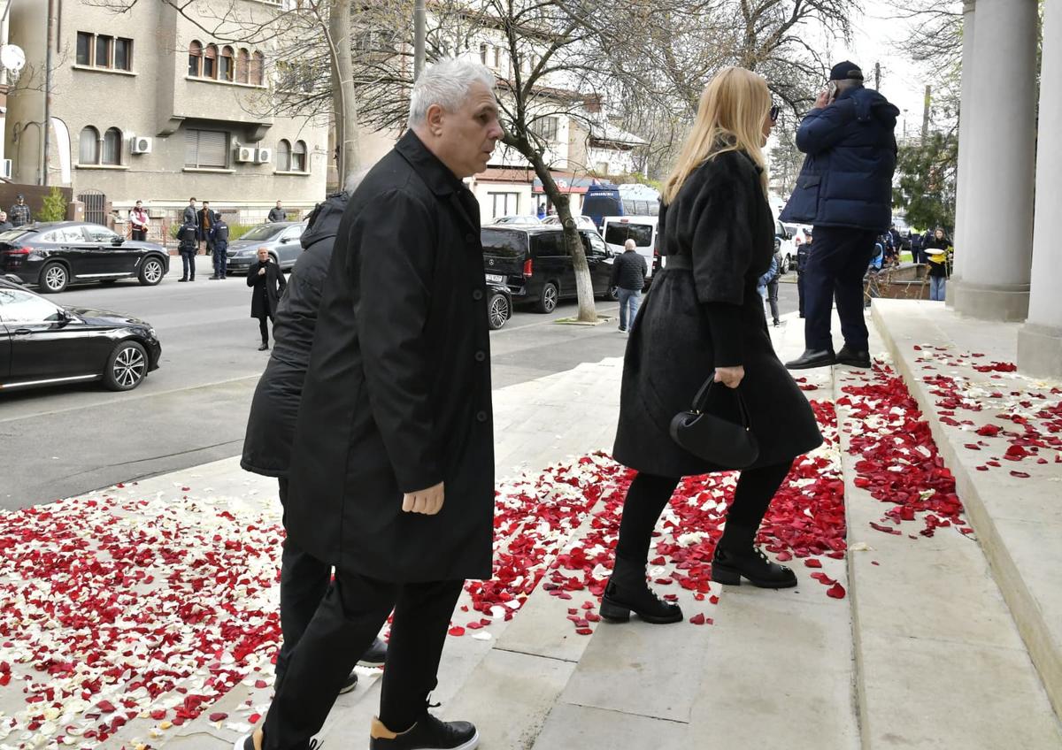 Foști elevi și colegi de generație, la înmormântarea lui Mircea Lucescu