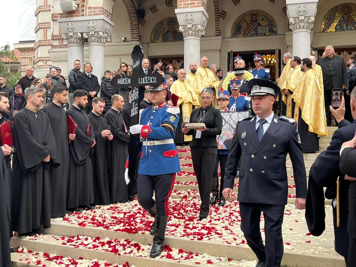 Mircea Lucescu a fost înmormântat astăzi » Imagini și informații de la Cimitirul Bellu