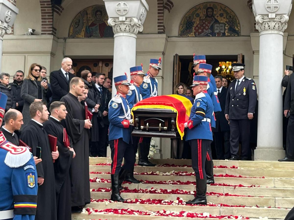 Mircea Lucescu a fost înmormântat astăzi » Imagini și informații de la Cimitirul Bellu