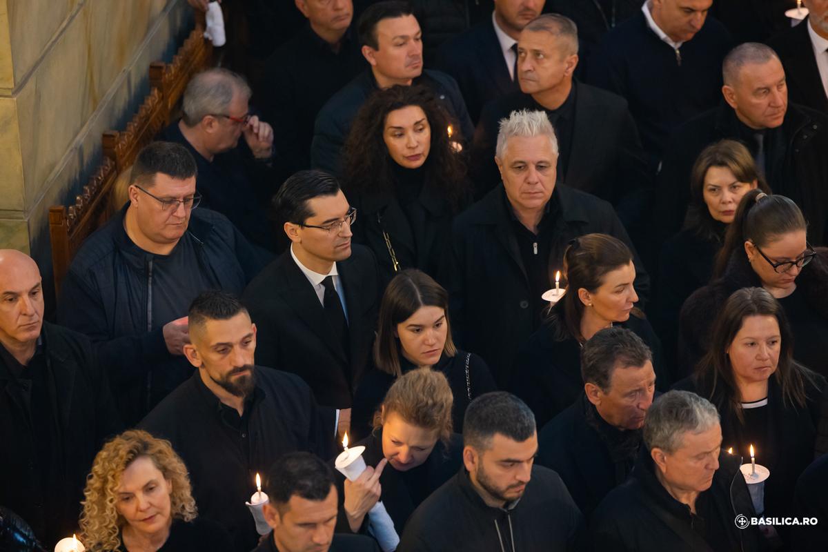 PS Timotei Prahoveanul a oficiat slujba Înmormântării pentru Mircea Lucescu