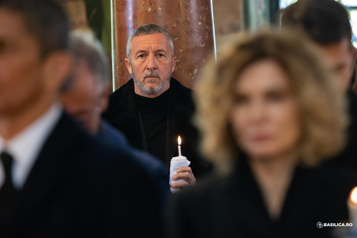 Discursul lui Răzvan Lucescu la slujba de înmormântare a tatălui: „Nu și-a putut stăpâni emoțiile” + Alți doi oameni de fotbal au luat cuvântul