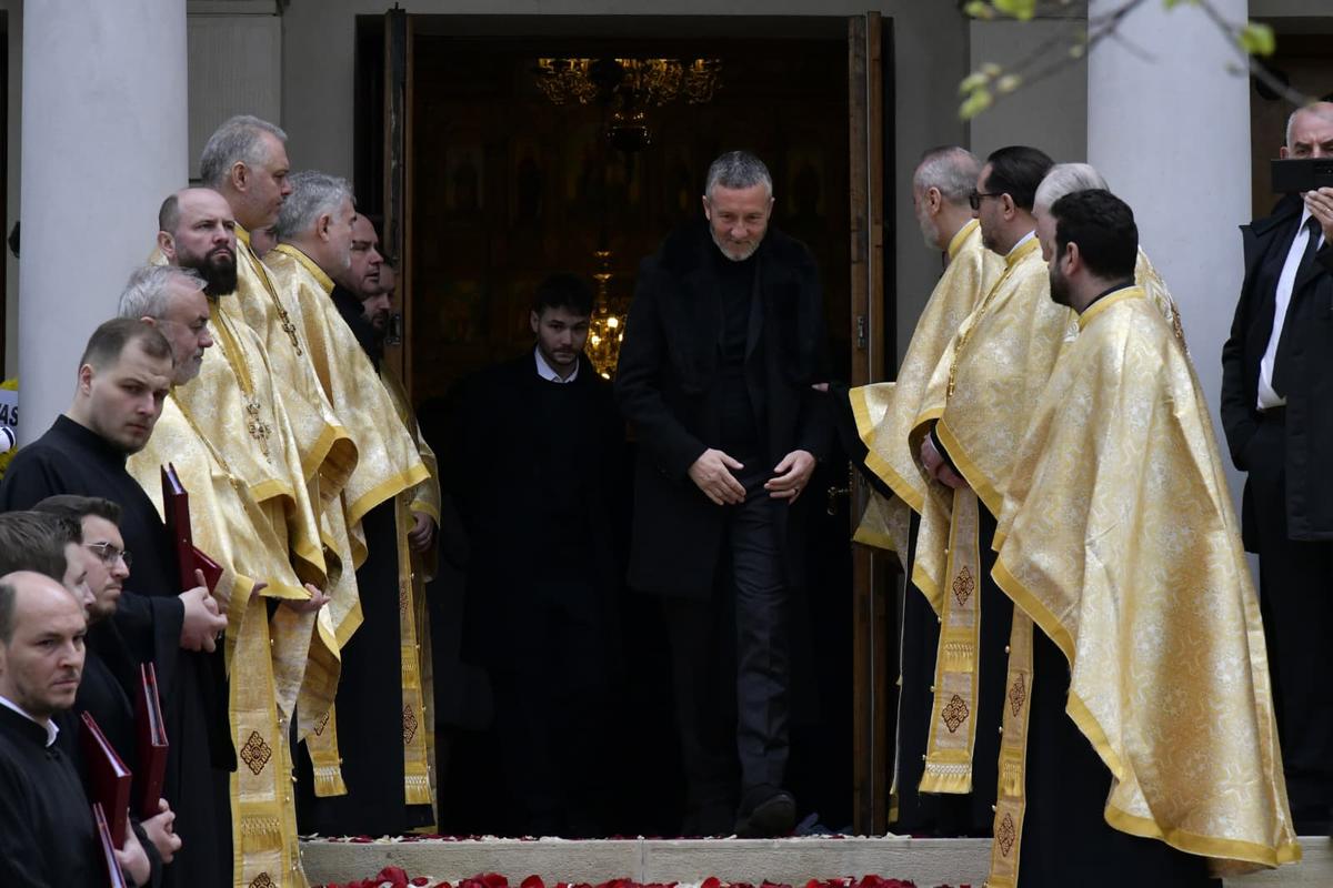 Ce au decis cei din familia Savvidis în privința înmormântării lui Mircea Lucescu