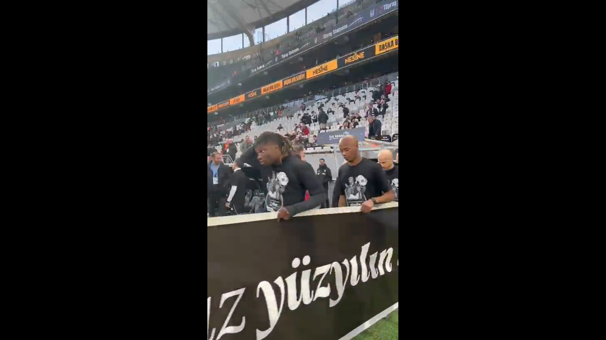 Beșiktaș, omagiu pentru Mircea Lucescu