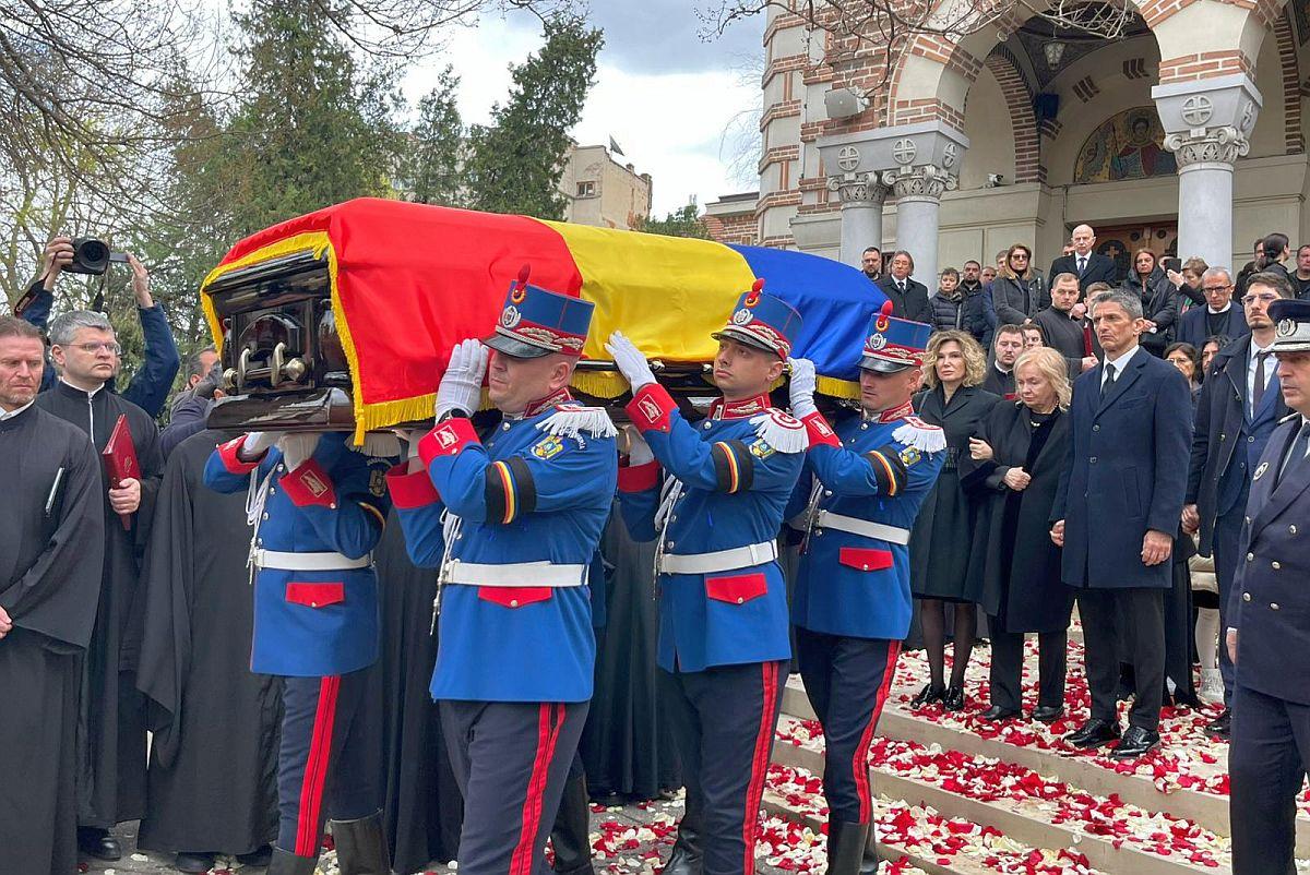 Mircea Lucescu a fost înmormântat astăzi » Imagini și informații de la Cimitirul Bellu