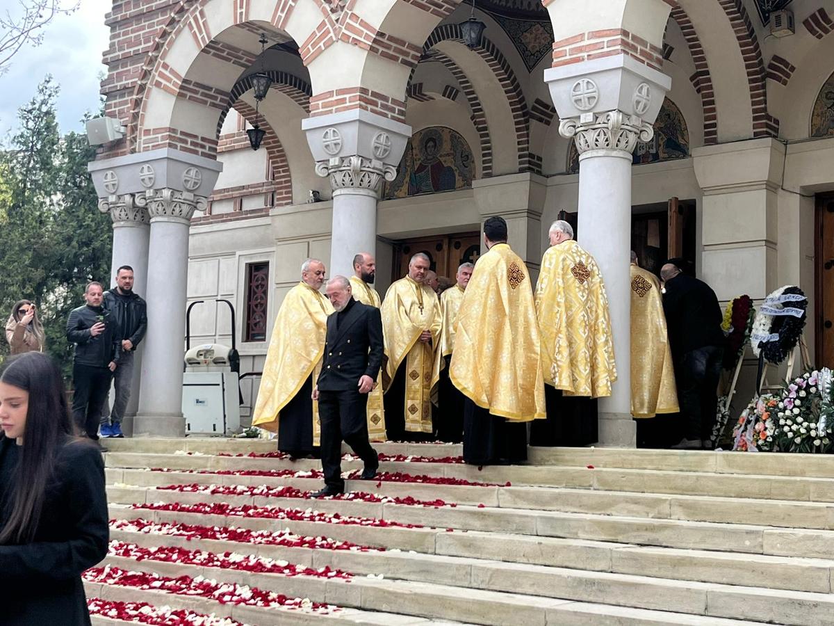 Mircea Lucescu a fost înmormântat astăzi » Imagini și informații de la Cimitirul Bellu