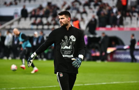 Incredibil! Cum l-au numit turcii de la Beșiktaș pe Mircea Lucescu, la primul meci după moartea lui „Il Luce”
