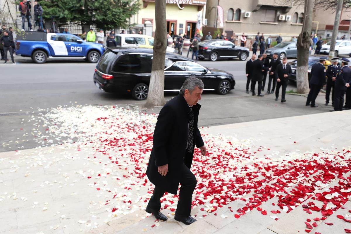 Mircea Lucescu - Cortegiu funerar + Slujbă biserică