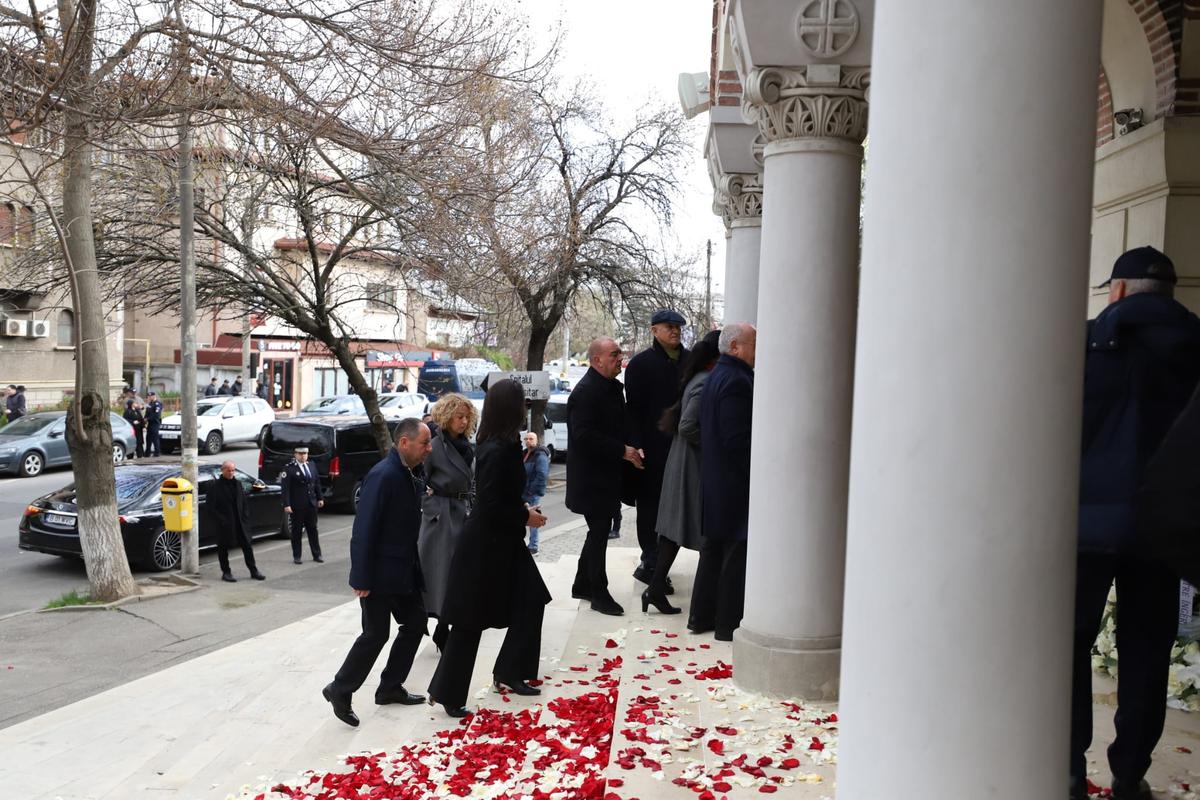 Mircea Lucescu a fost înmormântat astăzi » Imagini și informații de la Cimitirul Bellu