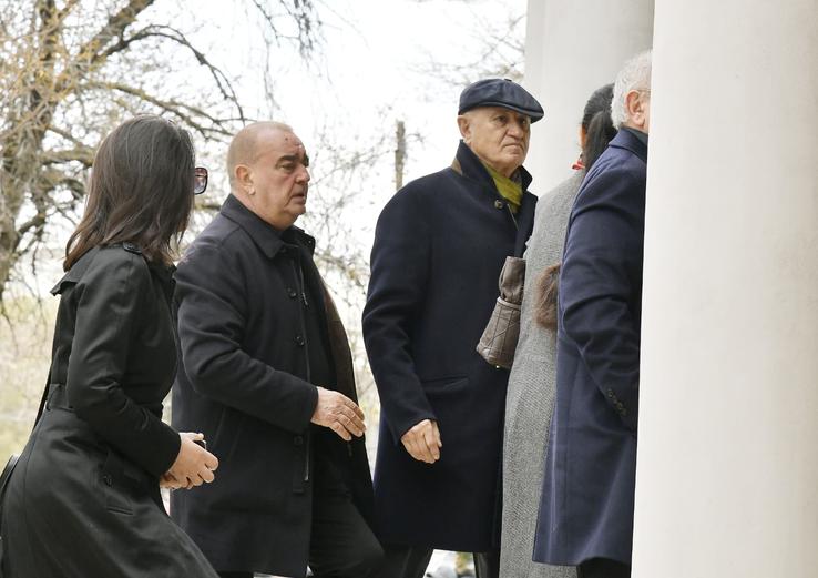 Gigi Nețoiu și George Copos, la înmormântarea lui Mircea Lucescu