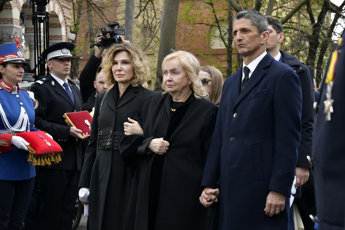 Ce au decis cei din familia Savvidis în privința înmormântării lui Mircea Lucescu