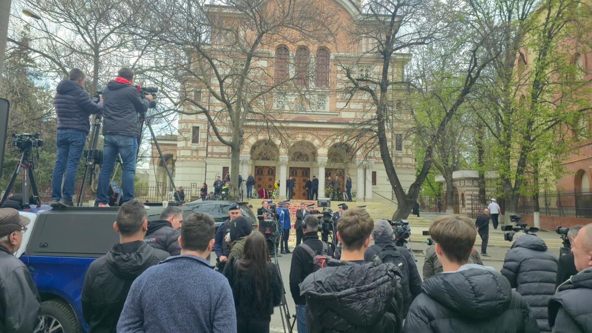 Mircea Lucescu a fost înmormântat astăzi » Imagini și informații de la Cimitirul Bellu