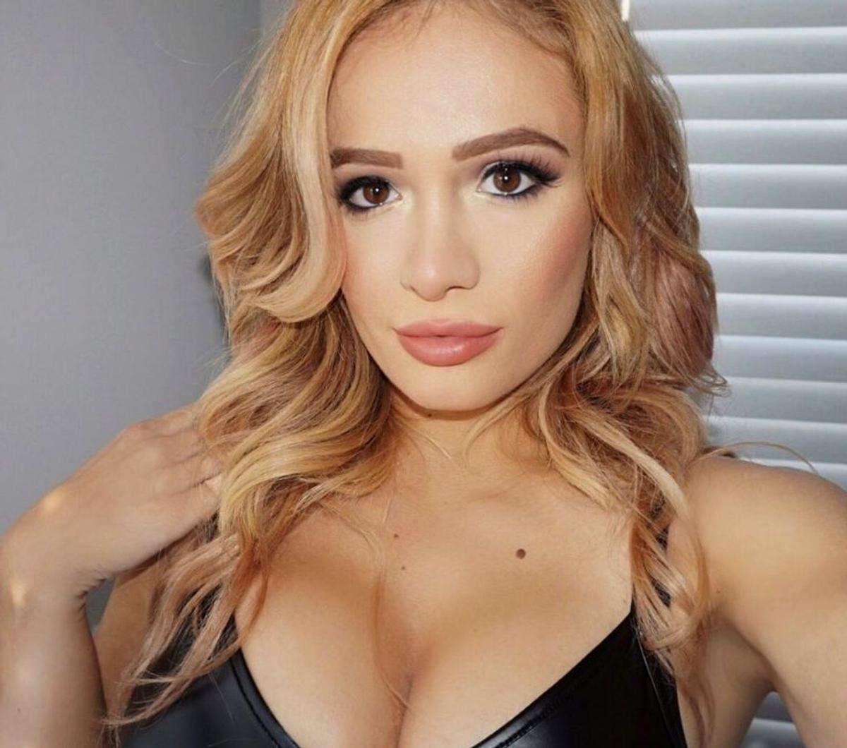Din ring direct pe OnlyFans: „Eu sunt cadoul vostru” » Are origini românești