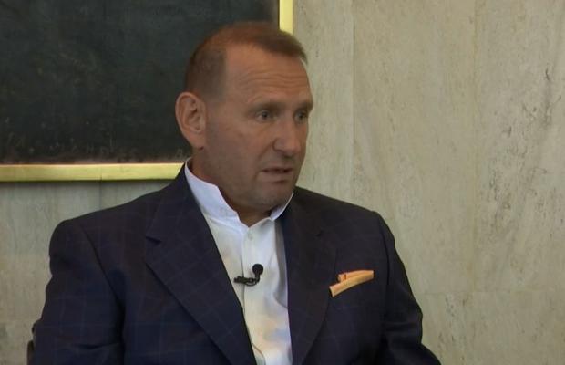 CORONAVIRUS. Viorel Cataramă, după ce a încercat să se infecteze intenționat: „Am temperatură, dureri în piept și nasul înfundat”