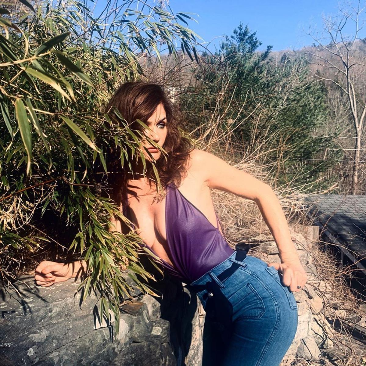 FOTO + VIDEO. La 51 de ani, fostul model Victoria's Secrets și-a șocat urmăritorii de pe instagram » Helena Christensen a sfidat zăpada din New York