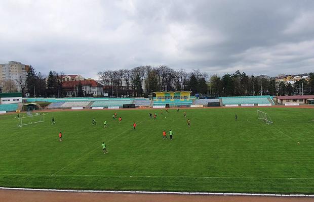 Lipsește doar sigla cu secera și ciocanul » Un stadion din România a ajuns într-o stare deplorabilă!