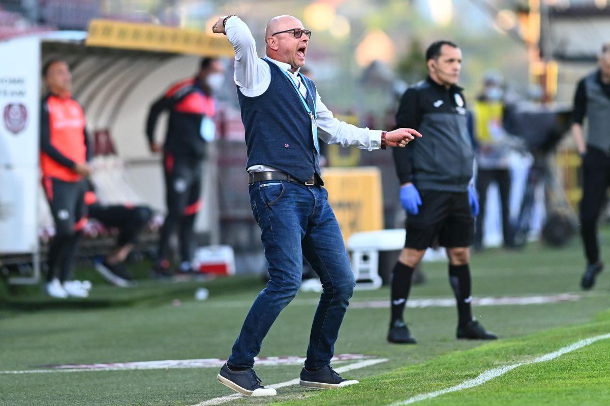 L-a umplut de sânge, dar arbitrul n-a dat nici măcar fault! Crăciunescu: „E de 5 «roșii»! Nu se poate!”