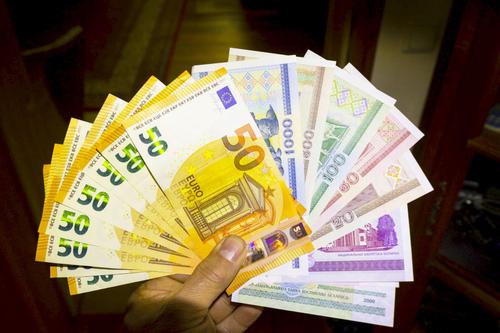 Cel mai mare salariu net din România pe contractul individual de muncă este de 22.800 de euro // foto: Imago Images