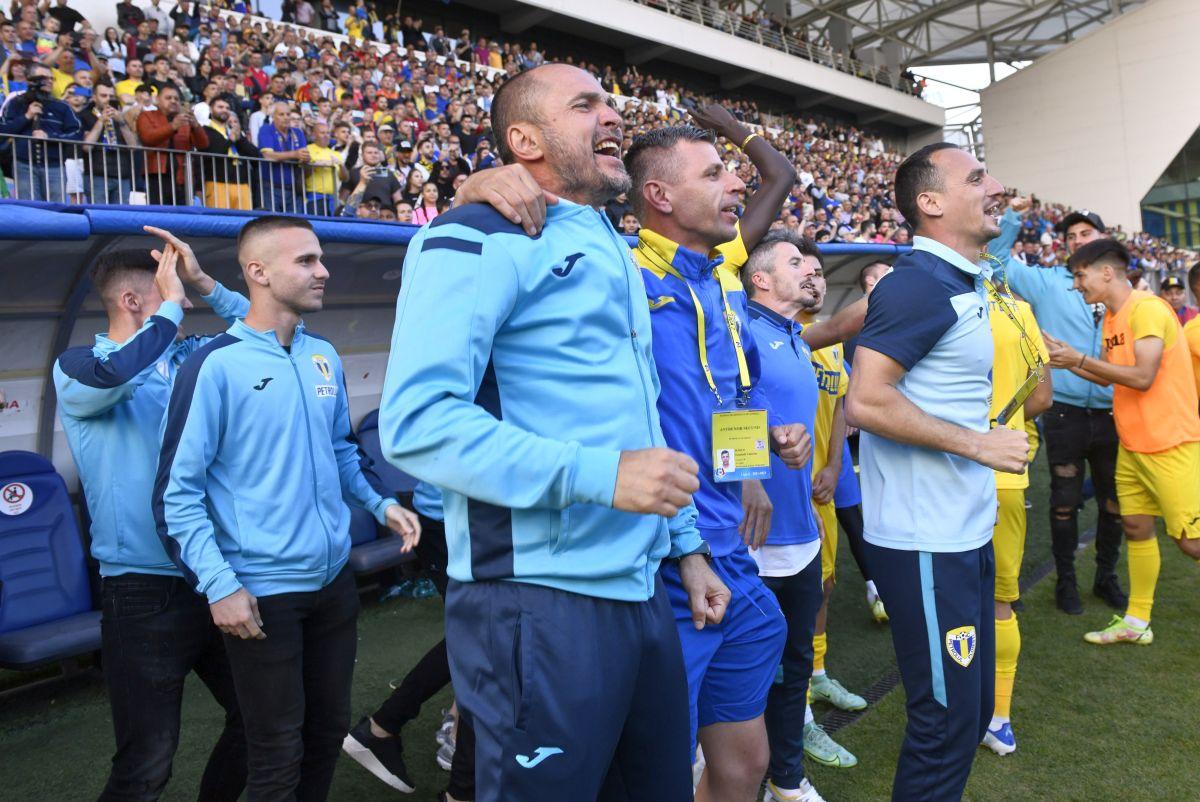 Ziua în care „lupii” s-au întors » 25 de imagini tari de la promovarea Petrolului + Moment „Luis Suarez” pe gazon