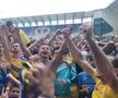 Antrenorii și jucătorii au sărbătorit alături de  fanii fericiți