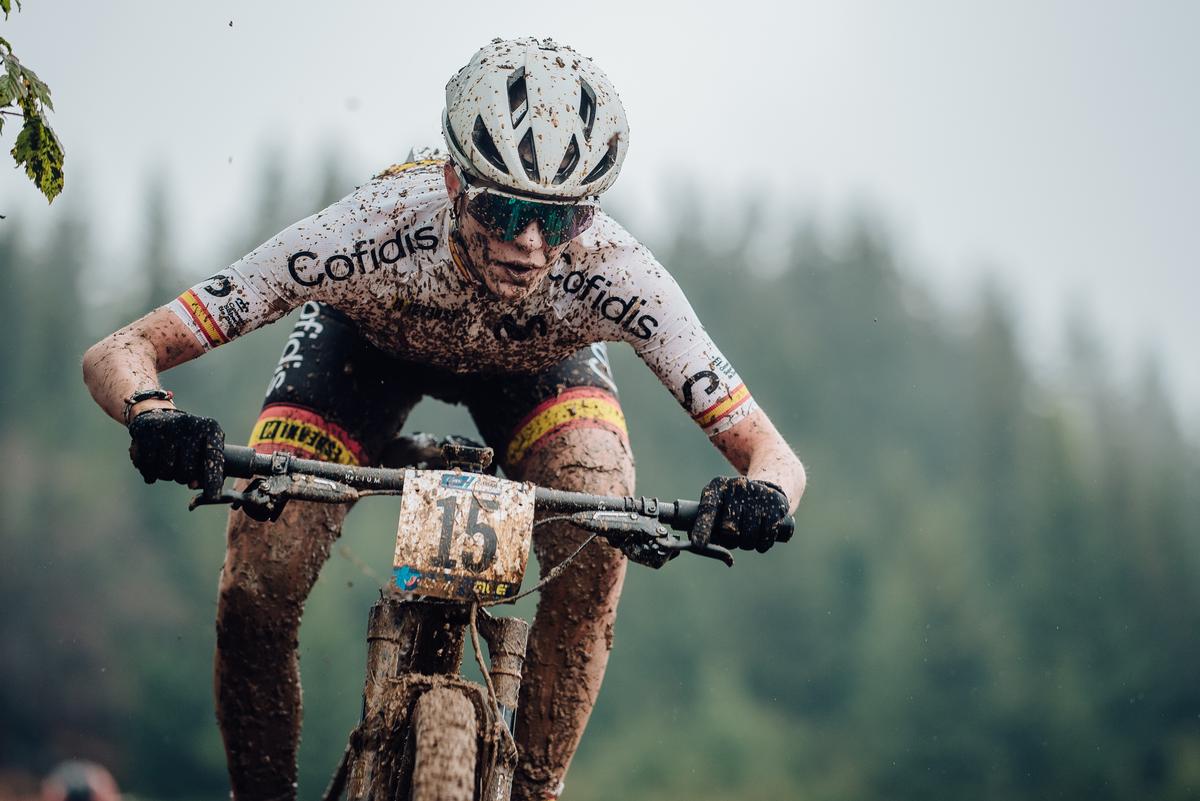 Imagini FABULOASE » Show în noroi la Campionatele Europene de Mountain Bike de la Cheile Grădiștei