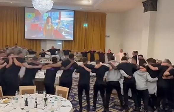 Imagini FABULOASE » Cum au sărbătorit jucătorii de la FCSB titlul: horă și râuri de șampanie