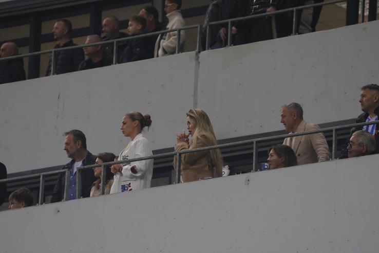 Alessia, soția lui Mitriță, sora fotbalistului (în alb) și Mihai Rotaru