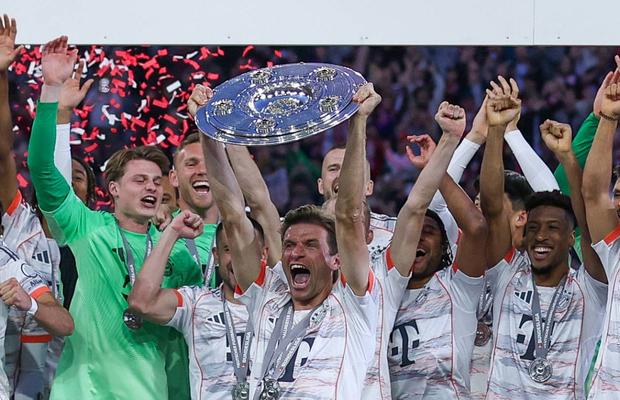 Thomas Muller a fost sufletul petrecerii pe Allianz Arena, după ce Bayern a câștigat al 34-lea titlu!