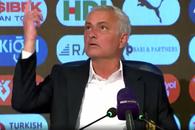 Jose Mourinho, cap sau pajură! » „Eu merg noaptea la distracție în club. Așa fac eu, arunc monedele în sus!”